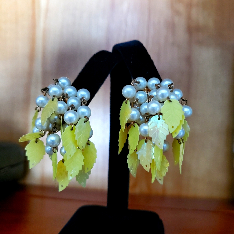 Womens Vintage Clip Earrings 25$